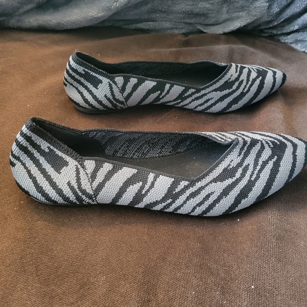 Elegant Zebra Pattern Women's Flats